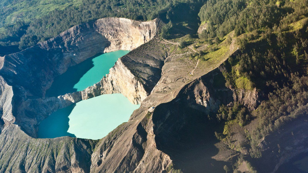 Kelimutu Volcano's Color-Changing Lakes Kelimutu Volcano's Color-Changing Lakes